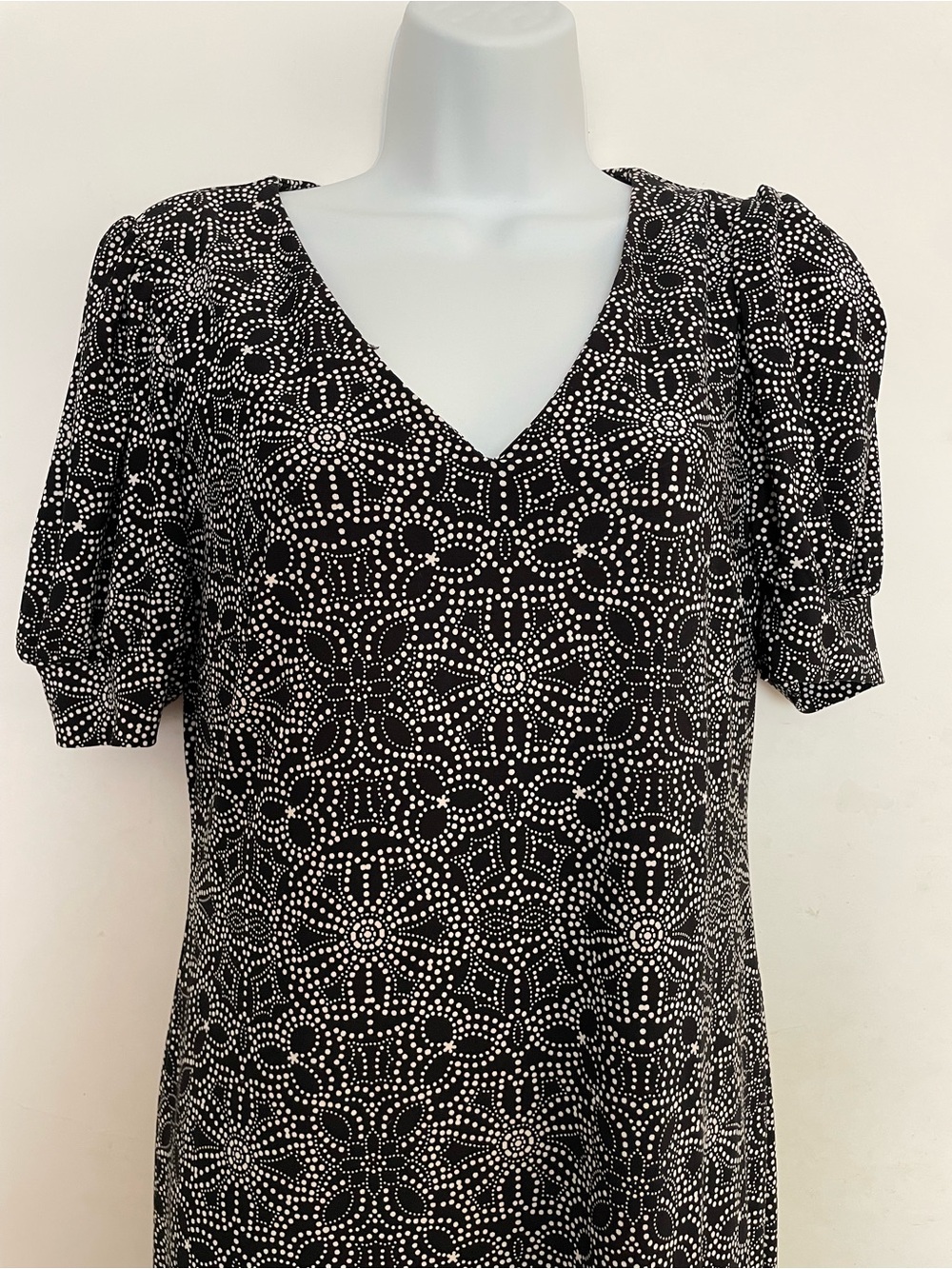 Tommy Hilfiger Black and White Dot Floral V-Neck Tunic - Picture 1 of 7